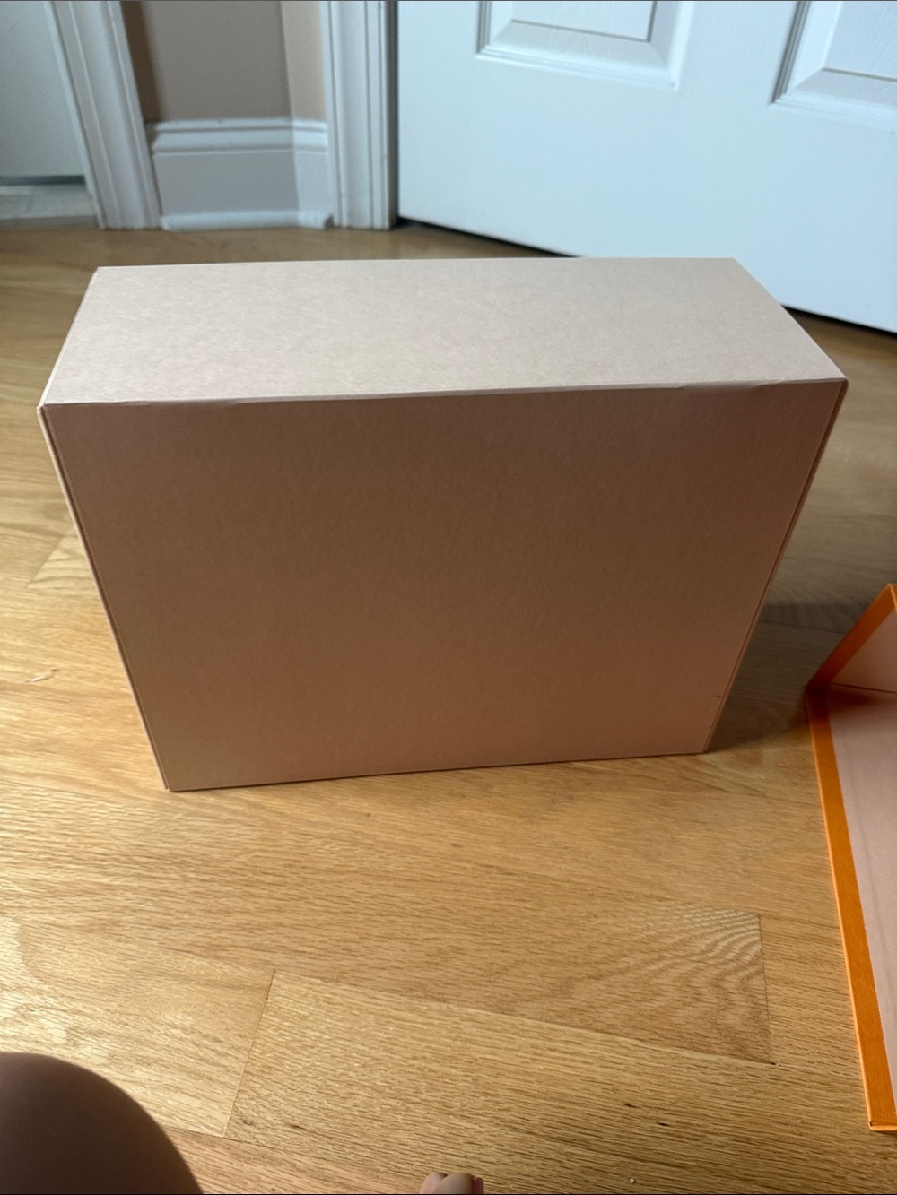 Louis Vuitton Orange Box with Navy Logo - Picture 5 of 10